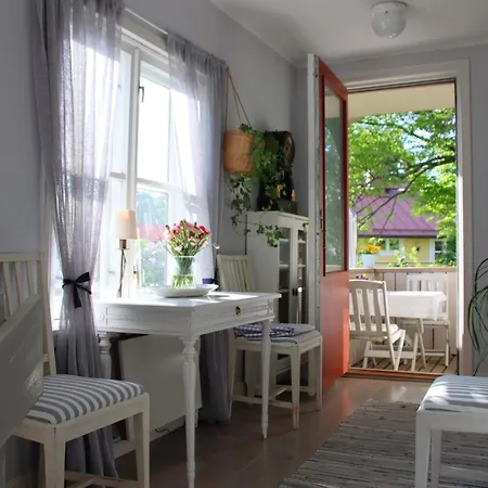 1810 Historical Charming In Tammisaari Center