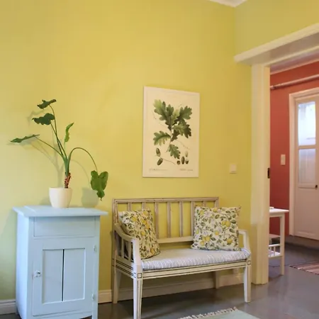 1810 Historical Charming In Tammisaari Center *