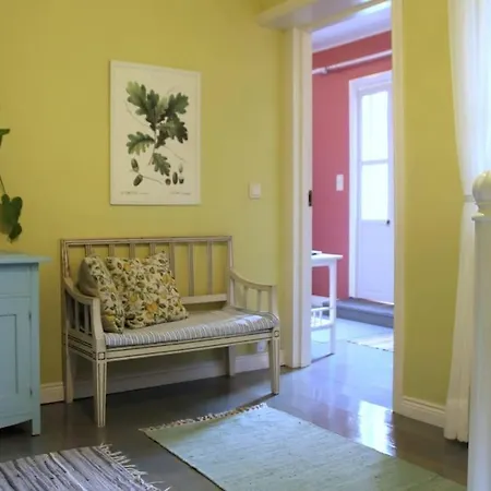 1810 Historical Charming In Tammisaari Center *