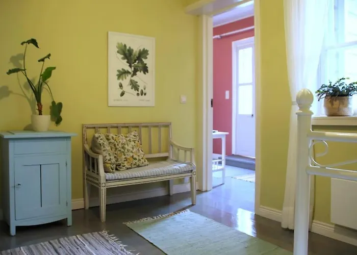 1810 Historical Charming In Tammisaari Center *